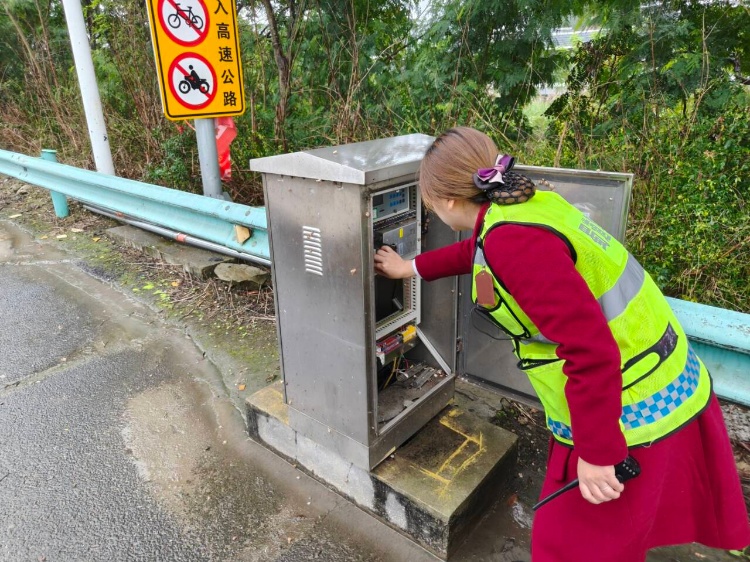 11.9+盐亭站+盐亭收费站开展全国消防日主题活动 1_副本.jpg
