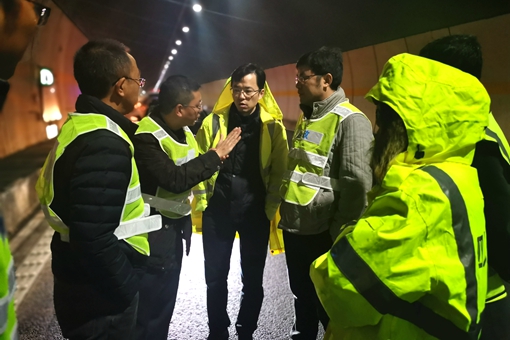 成德南公司组织召开云顶山一号隧道病害处治方案研讨会2_510.jpg