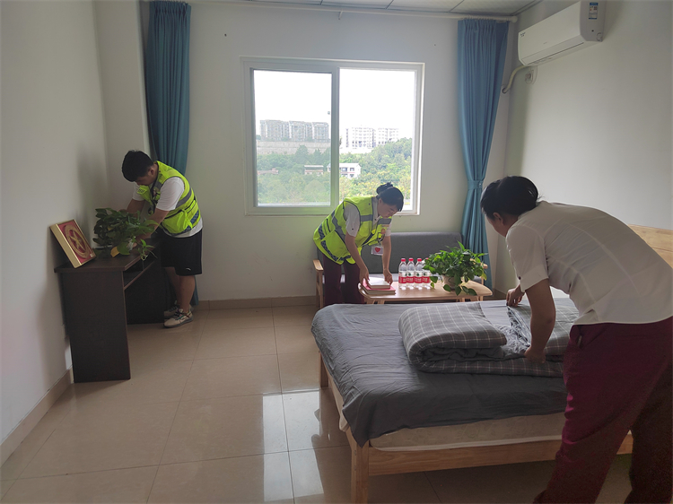 8.17+游仙长明+游仙长明收费站开站“卡友驿站欢迎您”系列主题优服活动1.jpg