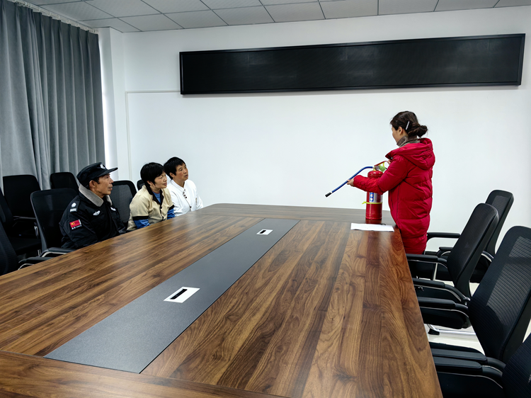 3.10+鸣龙站+鸣龙收费站开展后勤人员消防知识培训活动.png