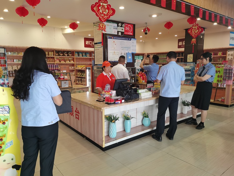 5.15+盐亭服务区+盐亭服务区迎接盐亭县人民检察院食品安全检查.jpg