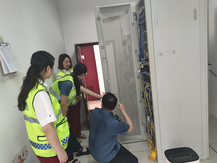 5.29+绵阳管理处+绵阳管理处辖区收费站开展端午节前安全排查治理工作 全力保障节日期间安全畅通.jpg