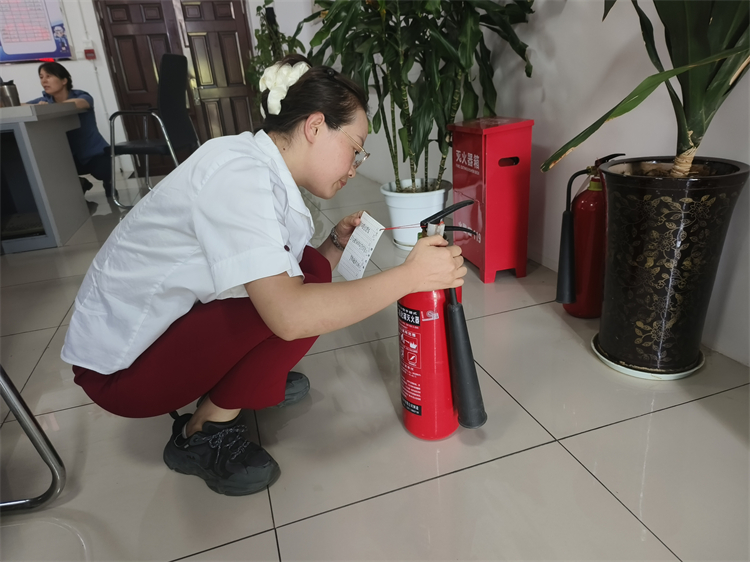 8.5+绵阳监控分中心+绵阳监控分中心开展夏季安全大检查，筑牢安全生产防线.jpg
