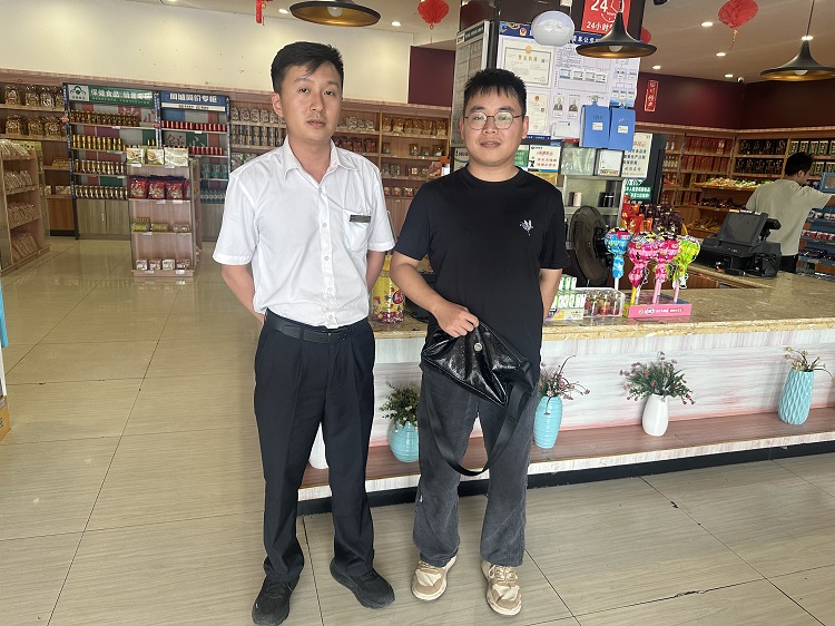 8.13+盐亭服务区+车主失物复得，盐亭服务区暖心助力.jpg