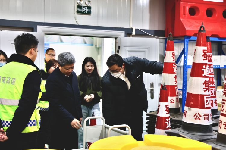 成德南公司党委副书记、董事、总经理杨勇带队深入一线开展安全环保包保督导暨2026年“冬送温暖”慰问