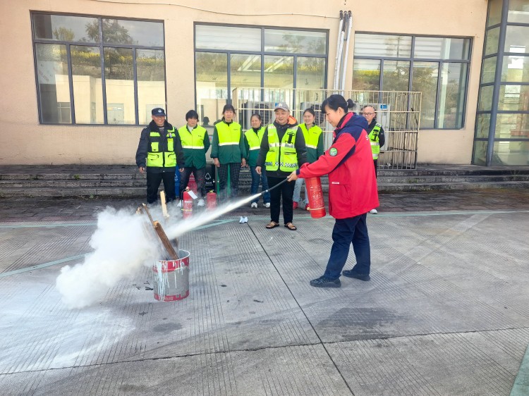 3.10+东塔服务区+东塔服务区开展消防应急处置演练.jpg