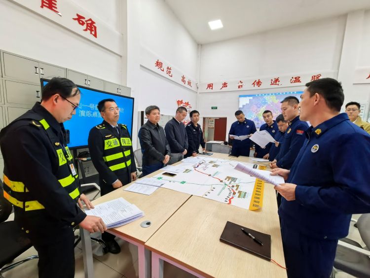 3.30+安环部+成德南公司开展特长隧道突发交通事故综合应急桌面推演.jpg